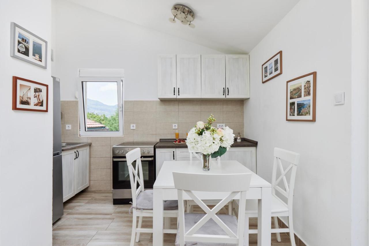 Apartment Plagenti With Sea View Котор Екстериор снимка