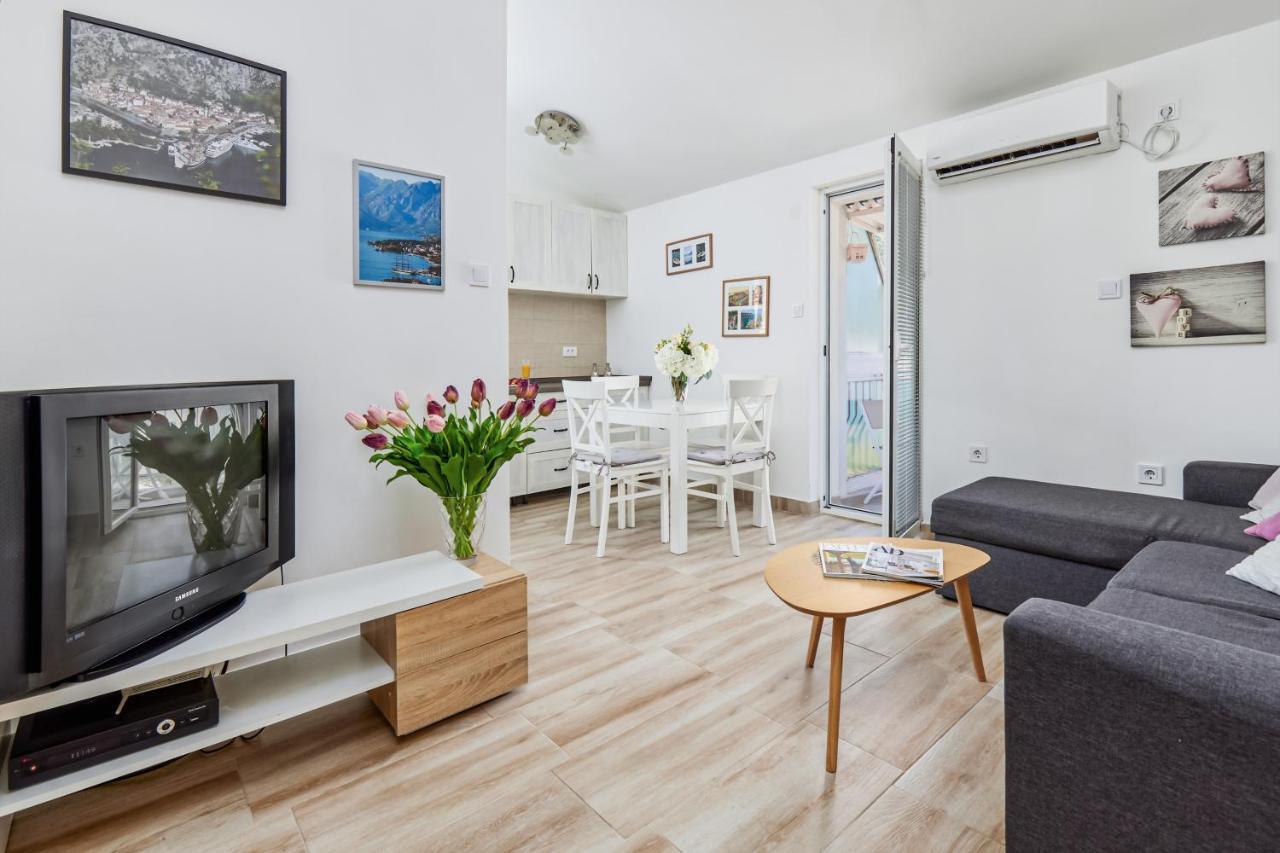 Apartment Plagenti With Sea View Котор Екстериор снимка